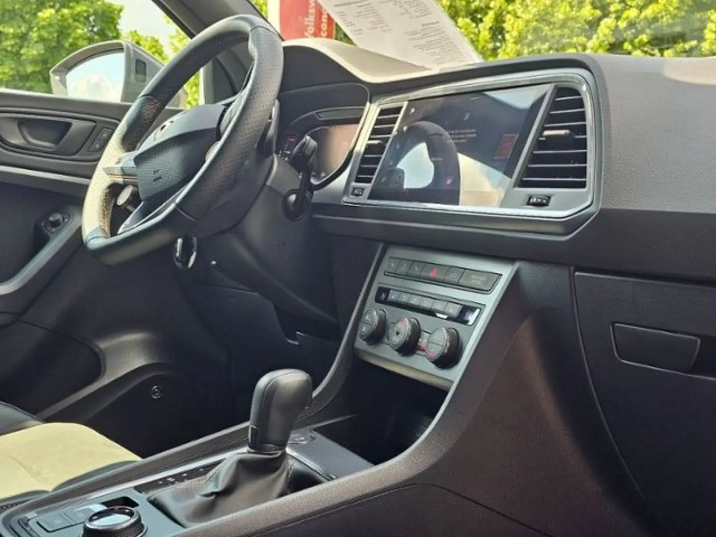 Ateca VZ 2.0 TSI 221 kW DSG AHK NAVI GLASDACH