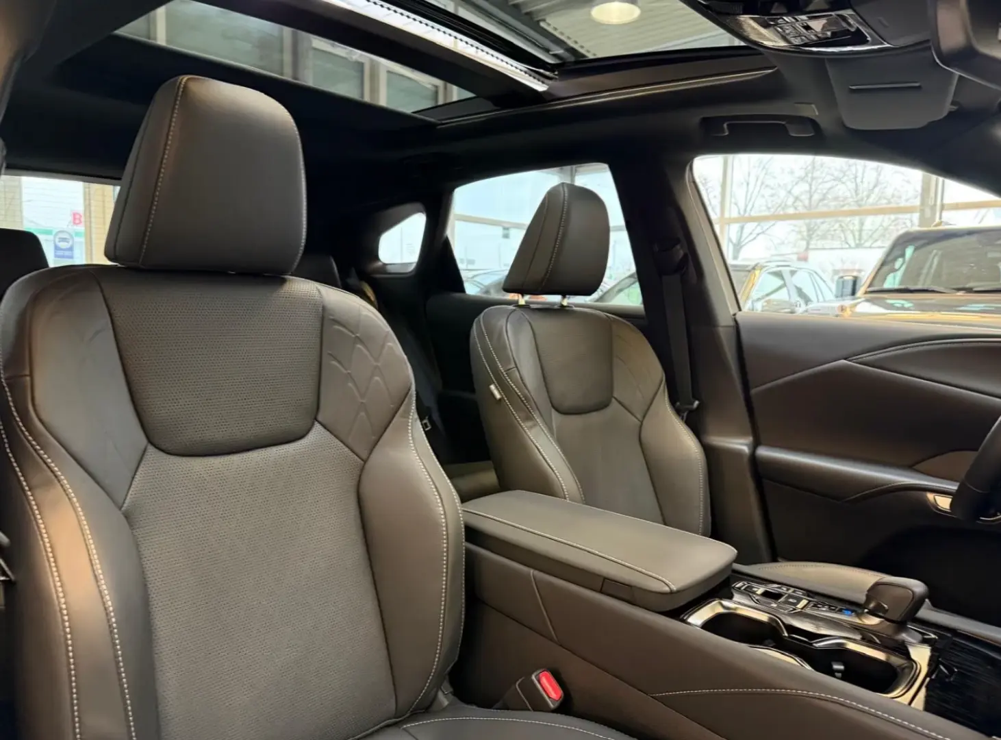 Lexus RX 350H - PANORAMA-360