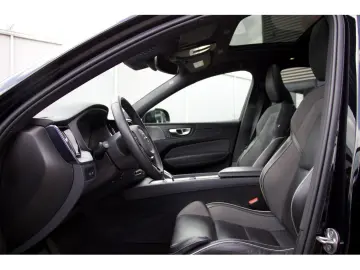 XC60 T6 AWD Plug-in Hybrid Ultra Dark ACC HuD HK