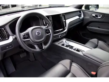 XC60 T6 AWD Plug-in Hybrid Ultra Dark ACC HuD HK