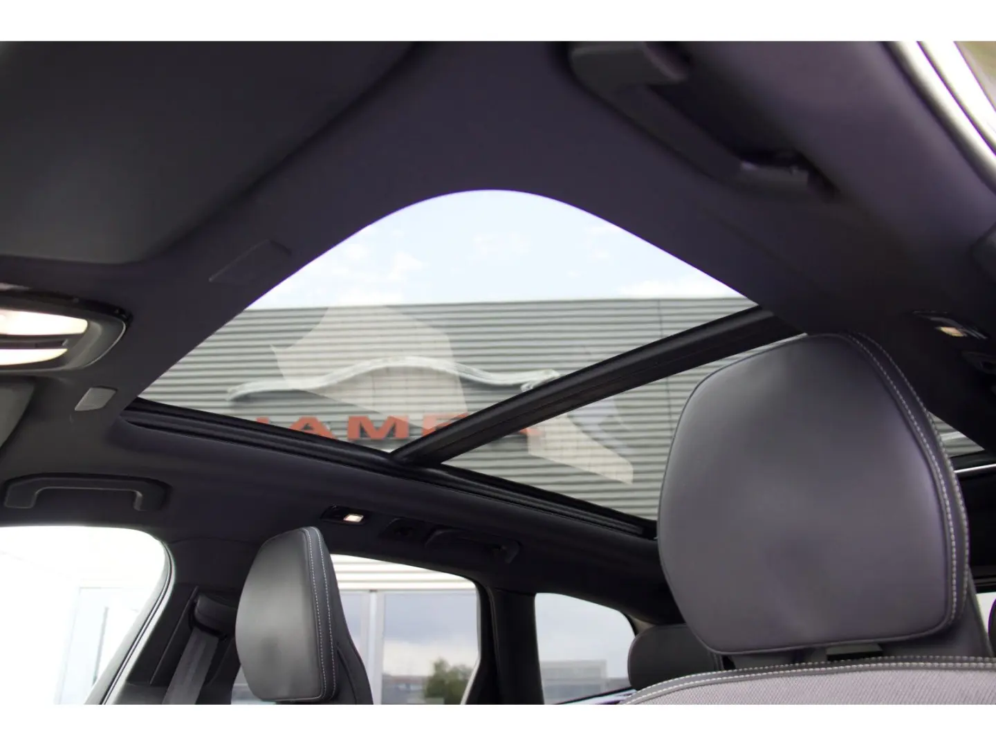 XC60 T6 AWD Plug-in Hybrid Ultra Dark ACC HuD HK