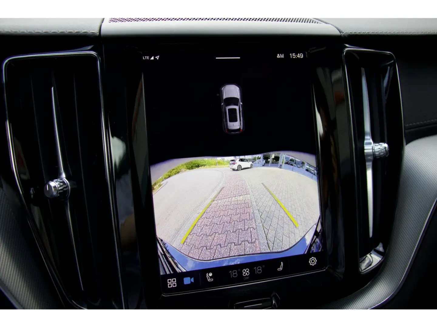XC60 T6 AWD Plug-in Hybrid Ultra Dark ACC HuD HK