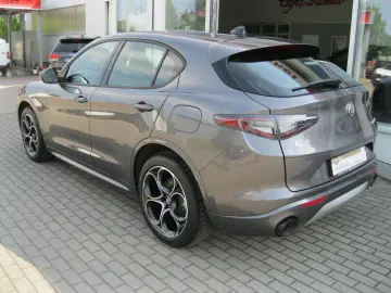 Stelvio 2.0 Turbo 16V Ti AT8-Q4