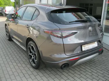 Stelvio 2.0 Turbo 16V Ti AT8-Q4
