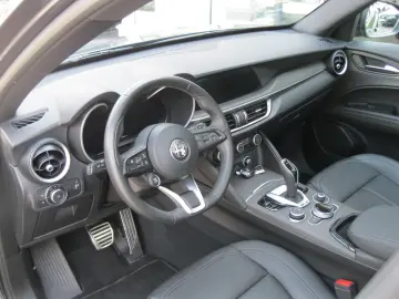 Stelvio 2.0 Turbo 16V Ti AT8-Q4