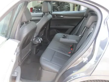 Stelvio 2.0 Turbo 16V Ti AT8-Q4
