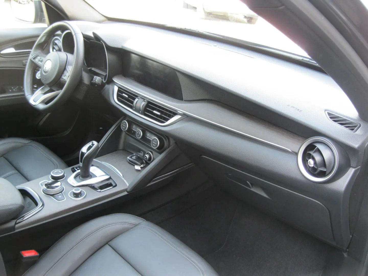 Stelvio 2.0 Turbo 16V Ti AT8-Q4