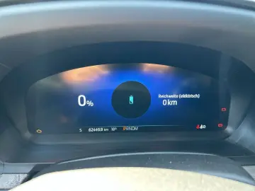 Explorer Platinum Plug-in-Hybrid 4x4 3.0 EcoBoos