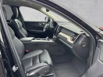 XC60 Plug-In-Hybrid T8 AWD Recharge Geartronic I