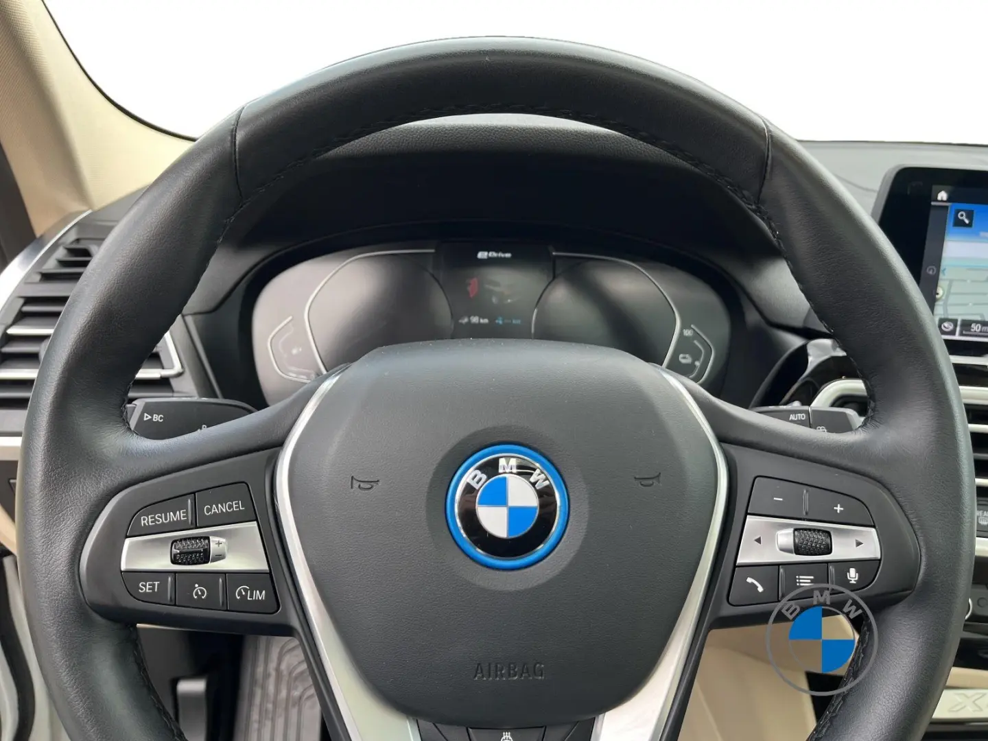 X3 xDrive30e 19
