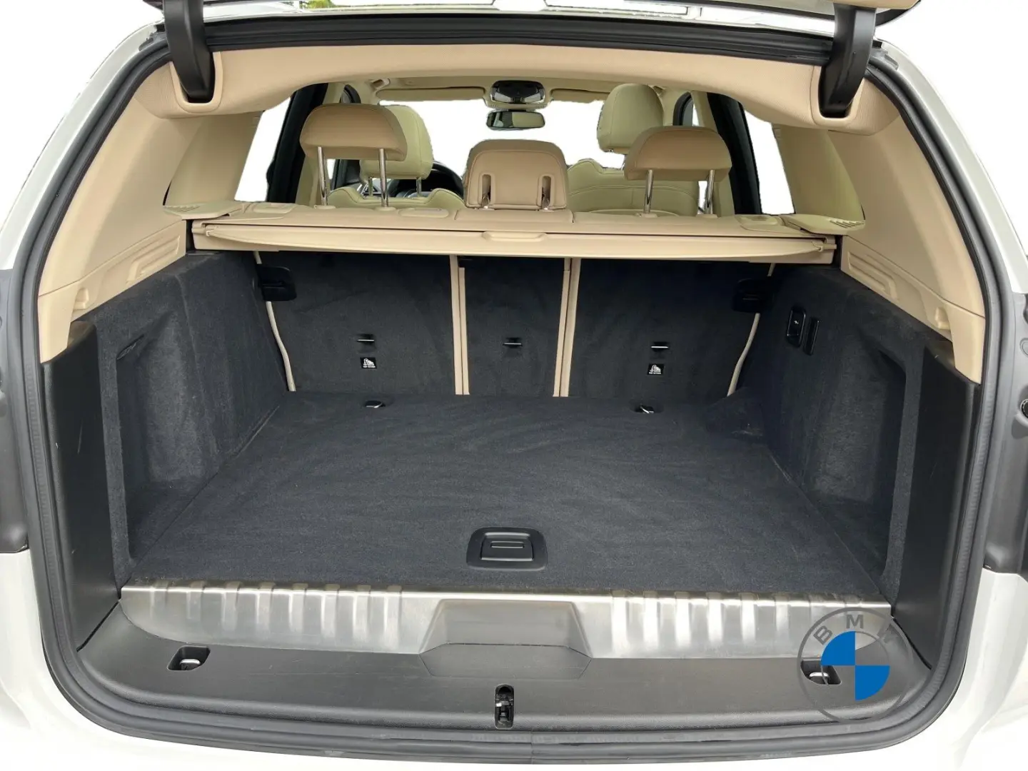 X3 xDrive30e 19