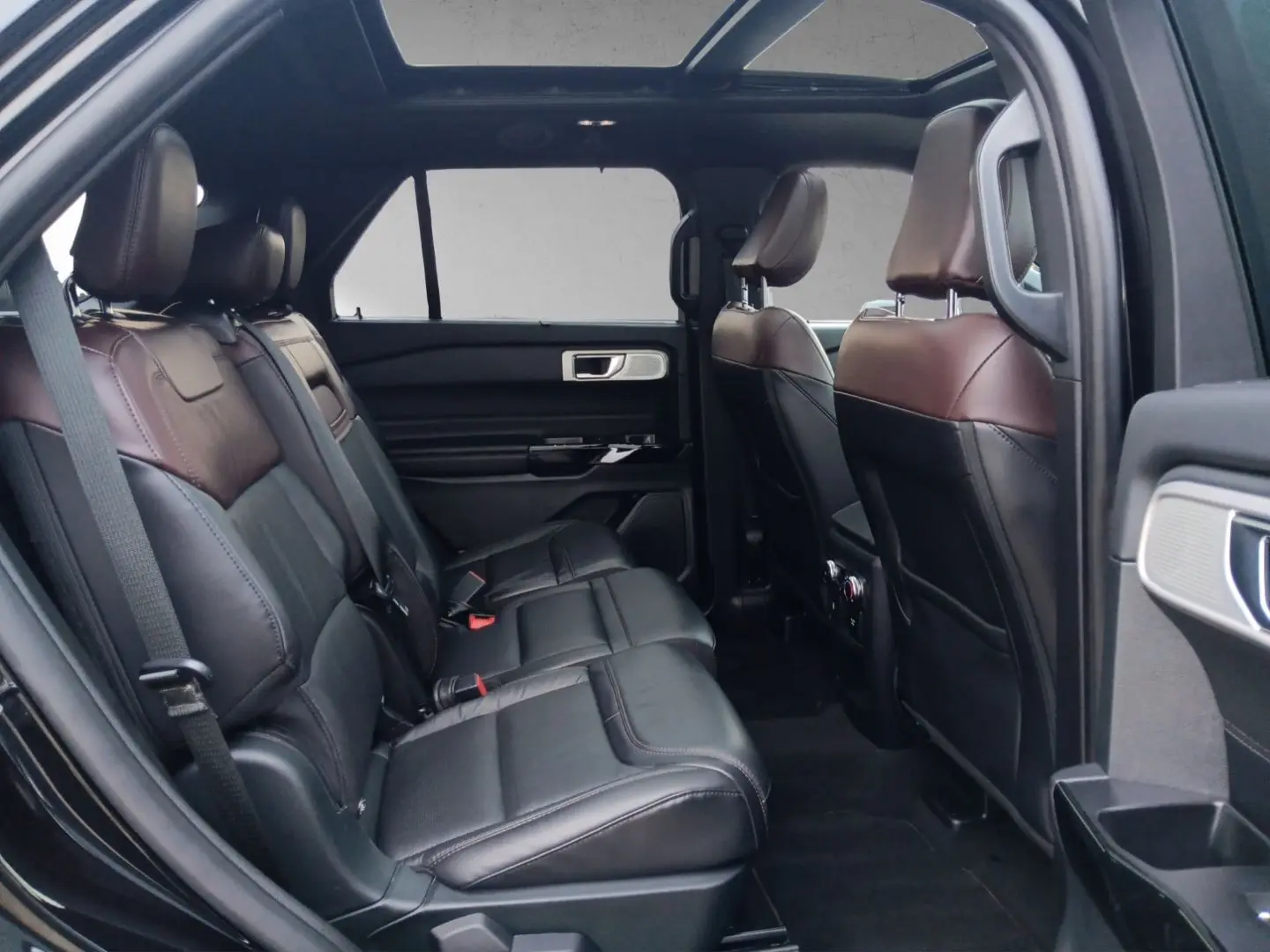 Explorer CTW Platinum Plug-in-Hybrid 4x4 3.0 Eco