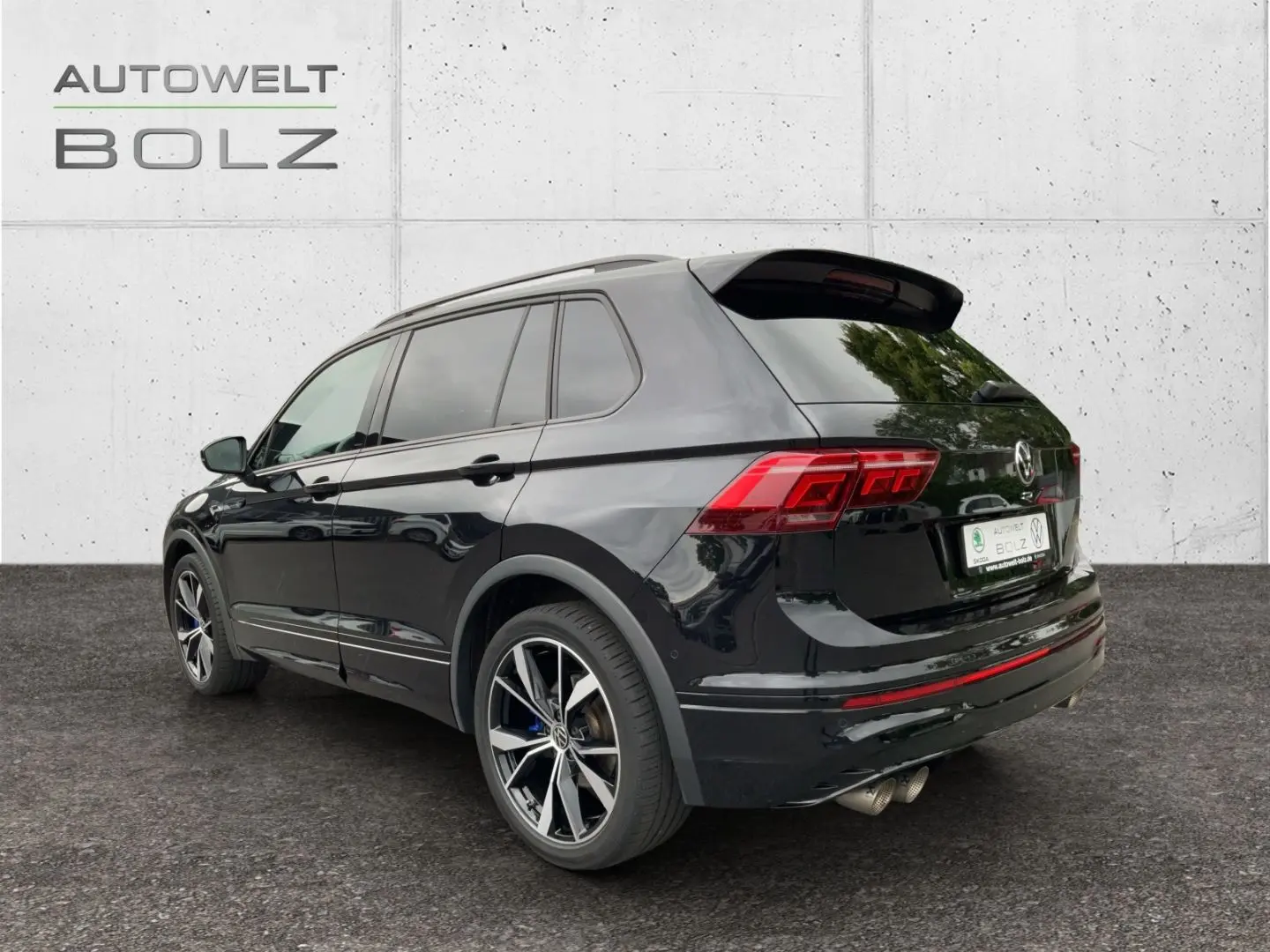 Tiguan R 4Motion 2.0 TSI HUD AHK Akrapovic Panod
