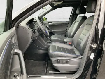 Tiguan R 4Motion 2.0 TSI HUD AHK Akrapovic Panod