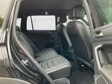 Tiguan R 4Motion 2.0 TSI HUD AHK Akrapovic Panod