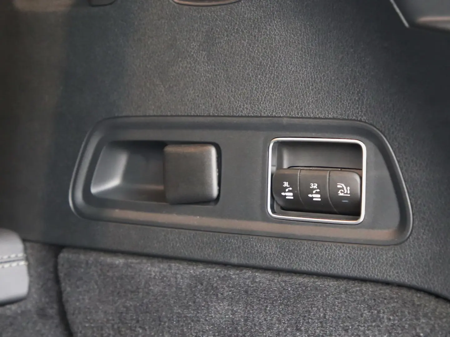 GLS 63 AMG 4M+ Pano*HUD*STH*AHK*4xSitzklima*23