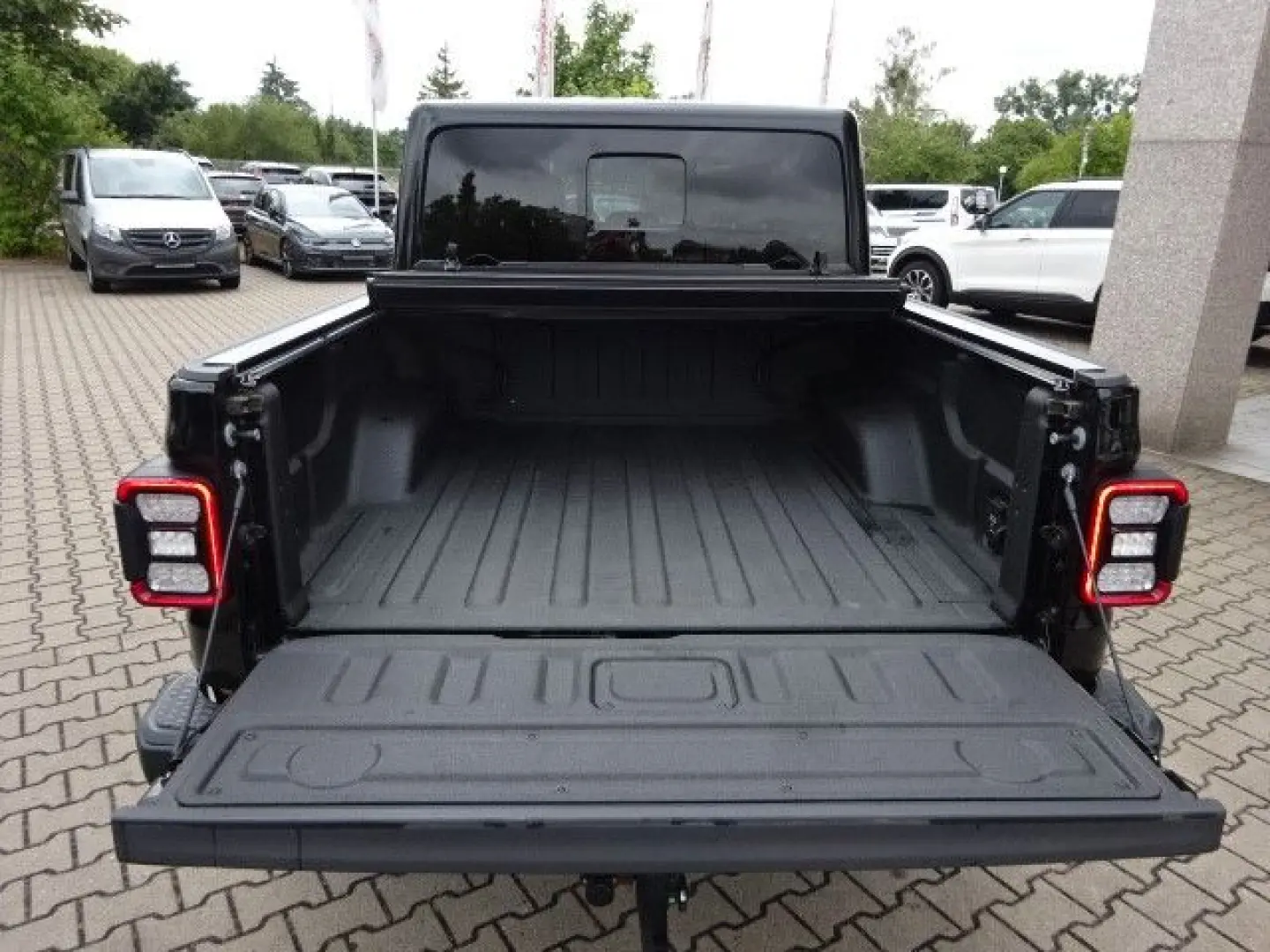 Gladiator 264PS Autm. Overland 4WD ACC DualTop