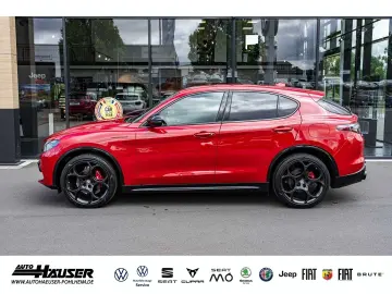 Stelvio Competizione 2.0 Turbo AT8 Q4 HARMAN-KAR