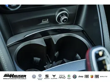 Stelvio Competizione 2.0 Turbo AT8 Q4 HARMAN-KAR