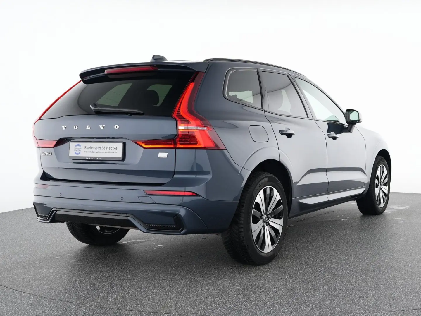 XC60 T6 Recharge Plus Dark 19