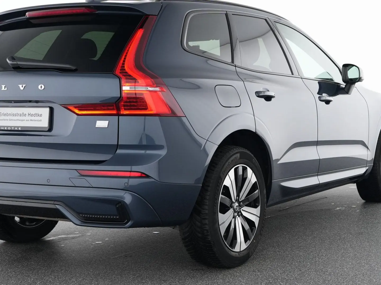 XC60 T6 Recharge Plus Dark 19