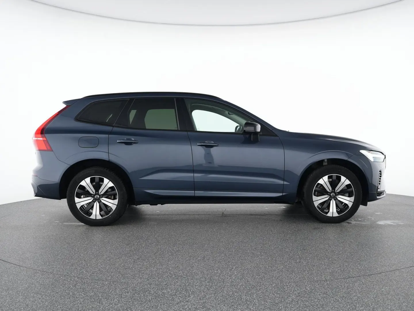 XC60 T6 Recharge Plus Dark 19