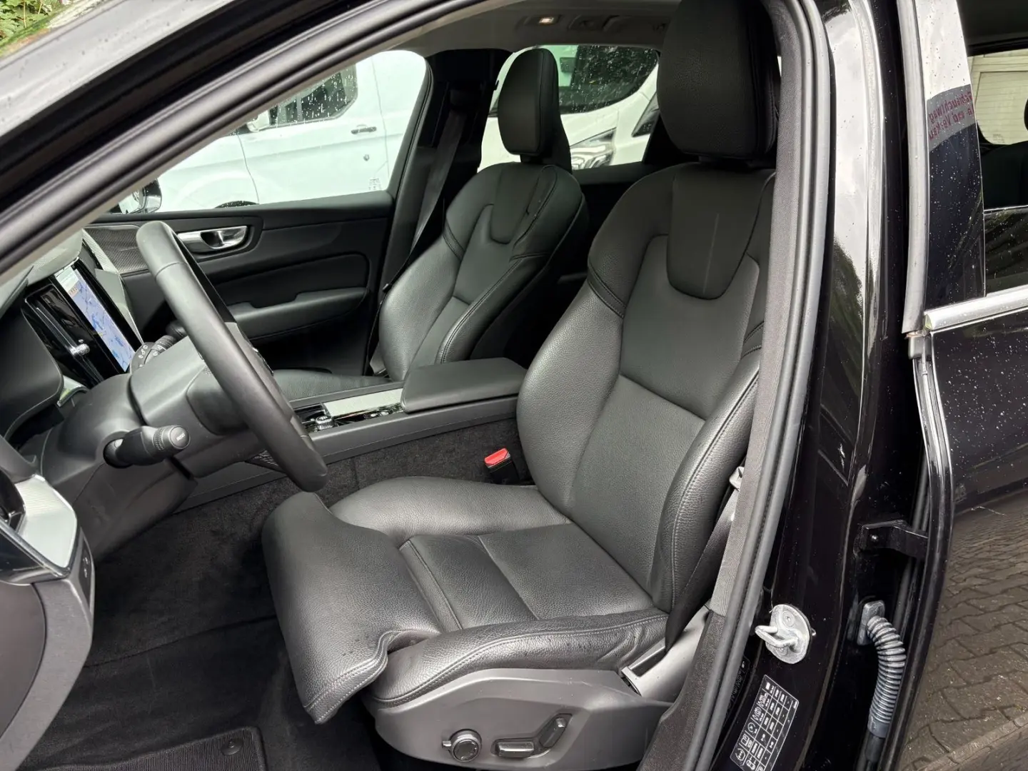 XC60 T6 AWD Plus Bright Pano,St-Heiz,H&K,Kamera