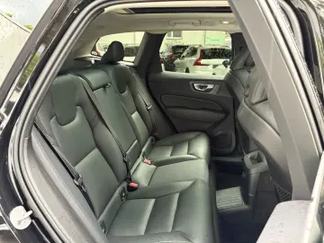 XC60 T6 AWD Plus Bright Pano,St-Heiz,H&K,Kamera