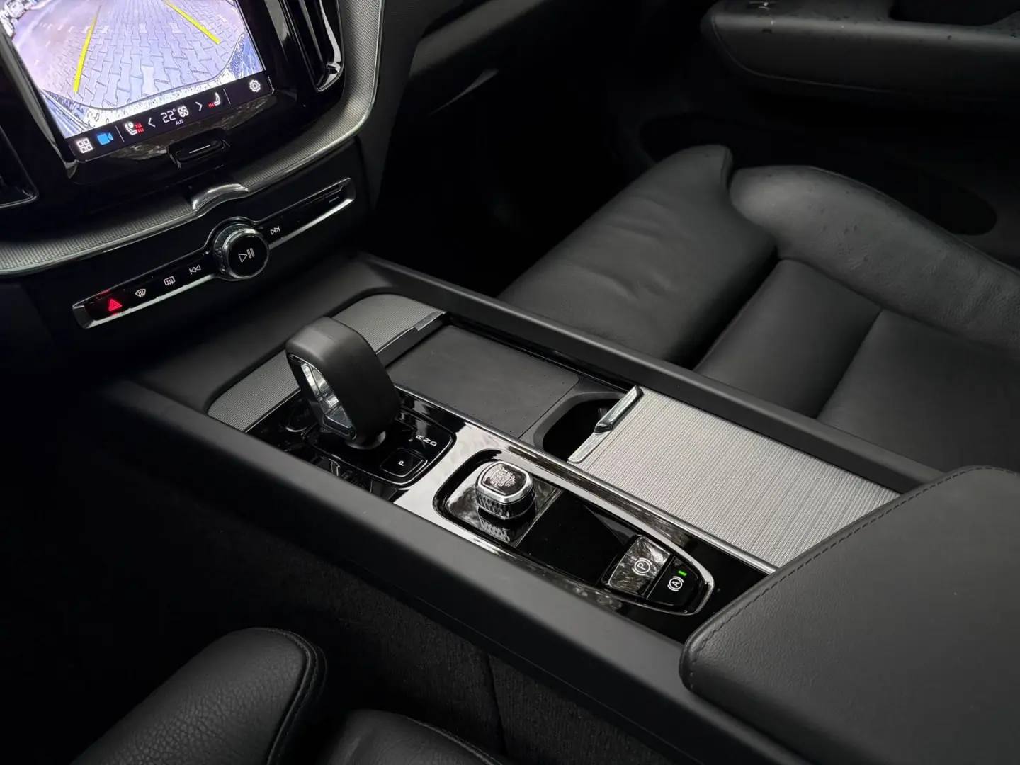 XC60 T6 AWD Plus Bright Pano,St-Heiz,H&K,Kamera