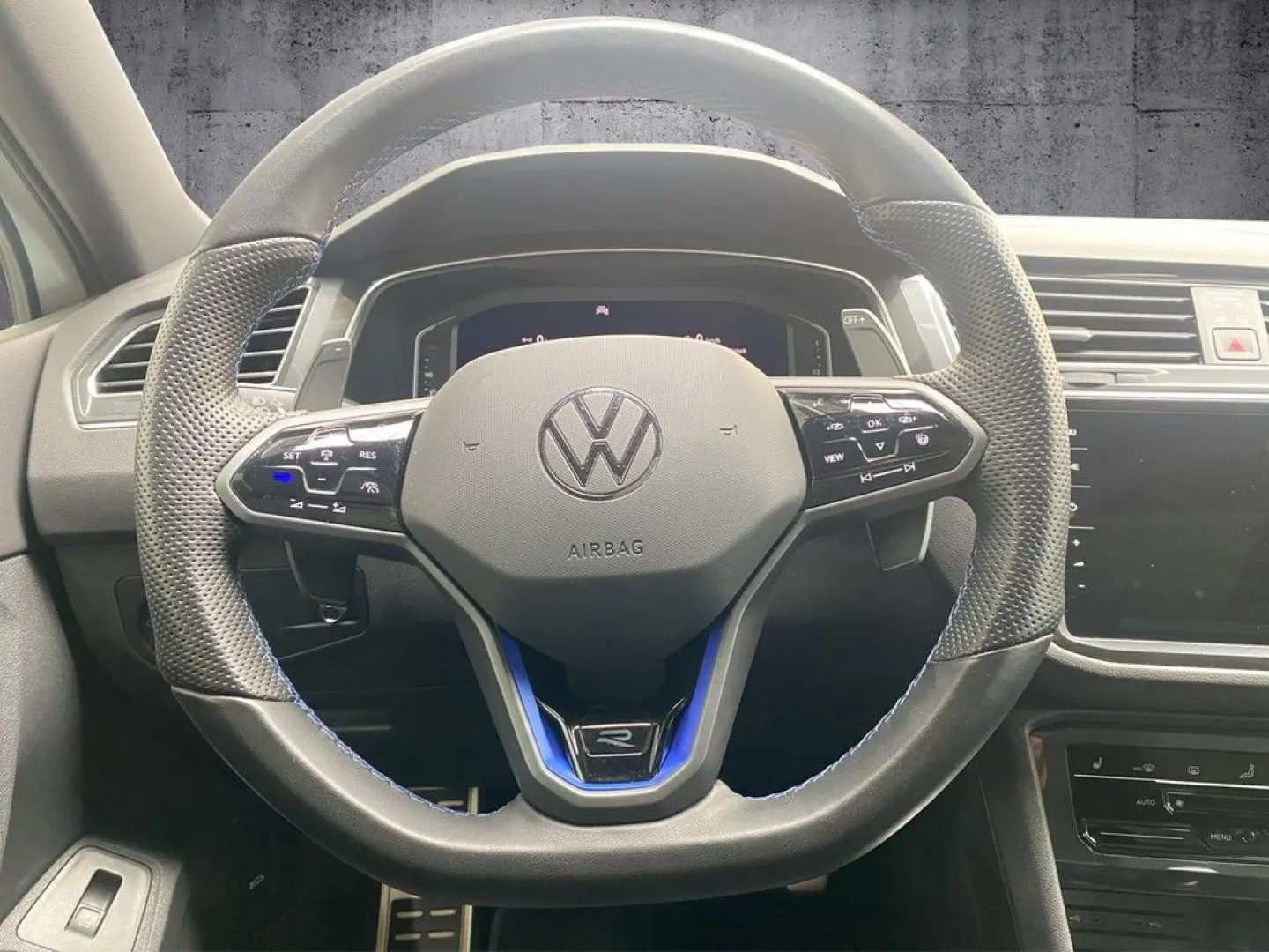 Tiguan R 2.0 TSI DSG 4 Motion Matrix+AHK+Pano+Le