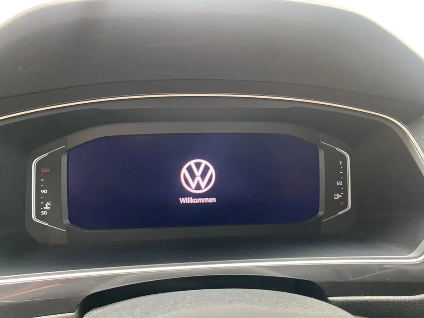 Tiguan R 2.0 TSI DSG 4 Motion Matrix+AHK+Pano+Le