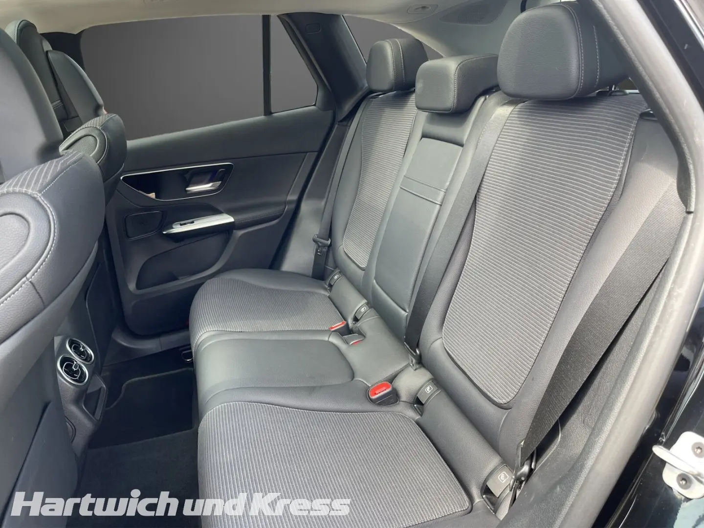GLC 200 4Matic Avantgarde +Pano+AHK+360°Kamera+A