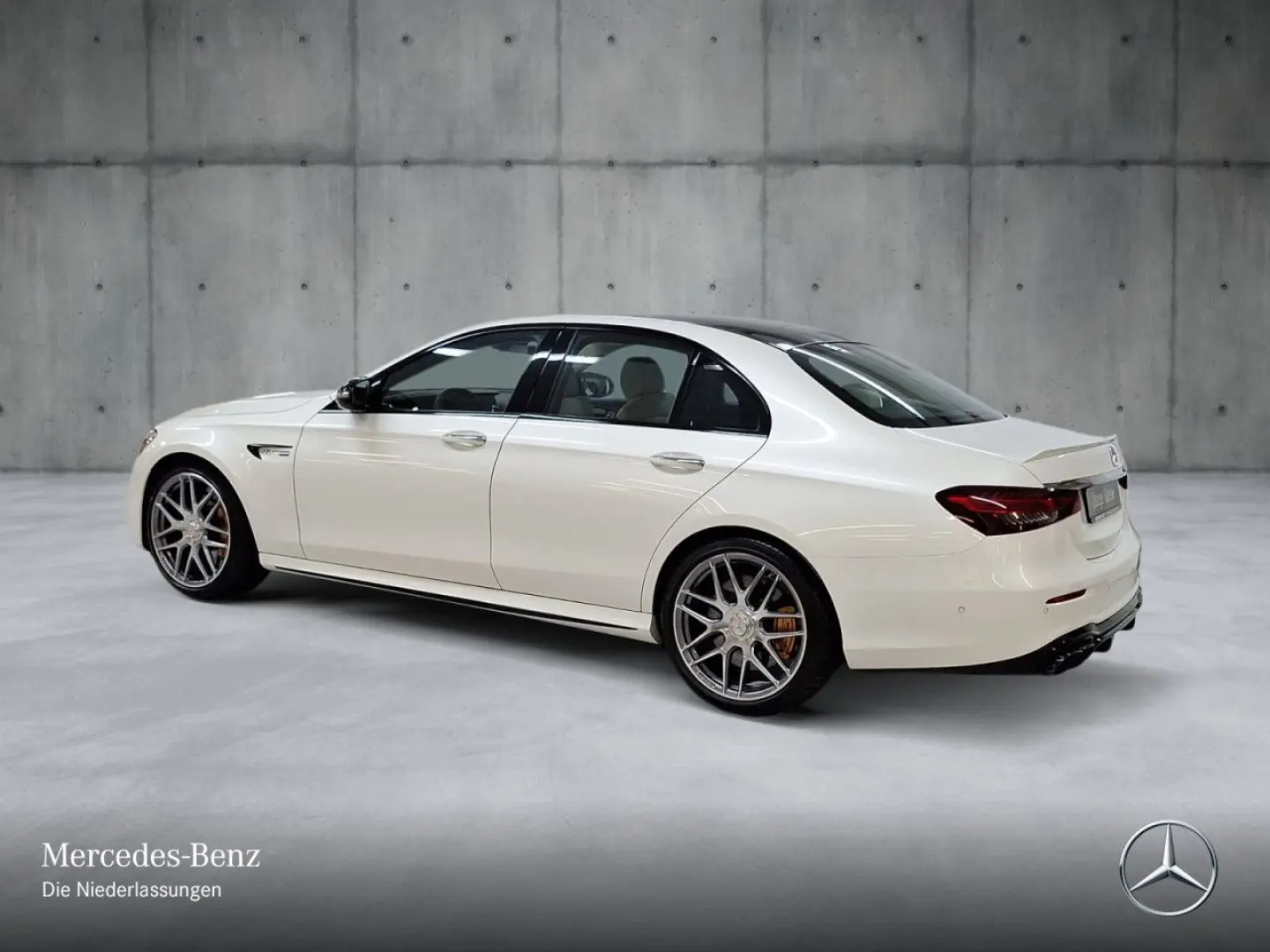 E 63 AMG S 4M+ KERAMIK/Fahrass/Pano//AHK/NIGHT