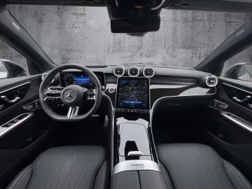 GLC 450 d 4M AMG+AIRM+NIGHT+AHK+DISTRO+PANO+BURM