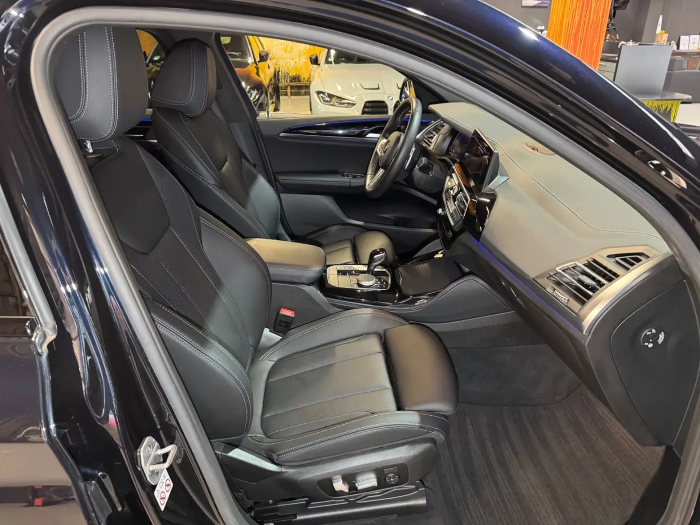 X4 M40i~STANDHEIZUNG~LASER~KAMERA~HEAD-UP