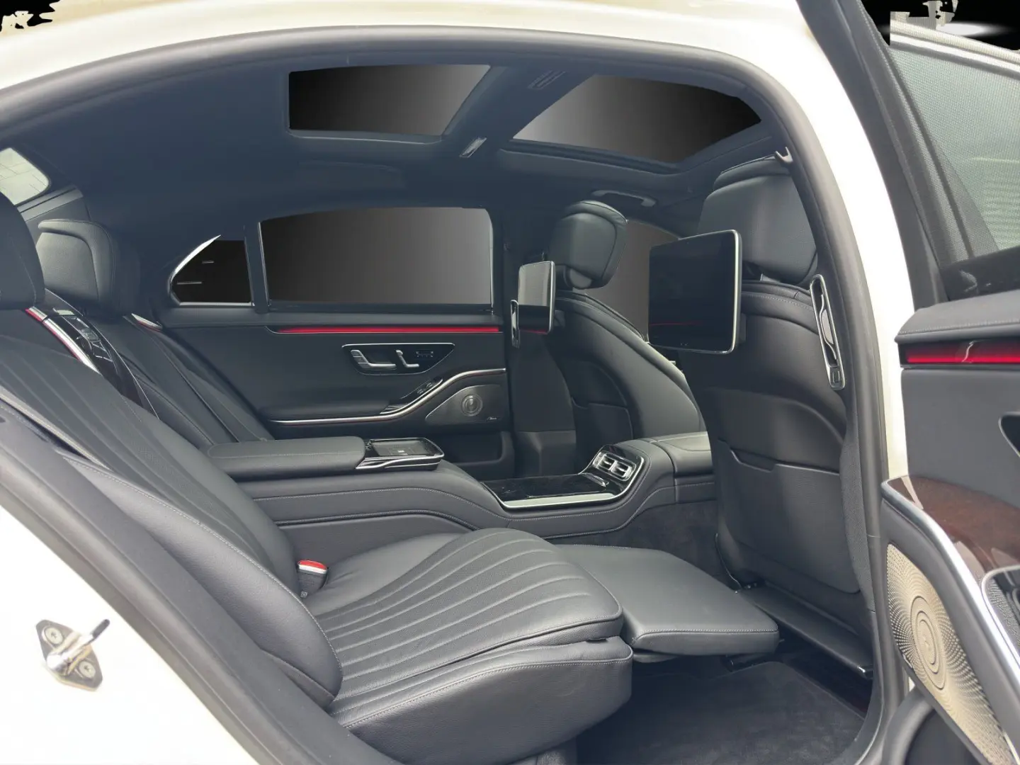 S500 4M L FirstClass 4xMassage FondTV Pano Chauf