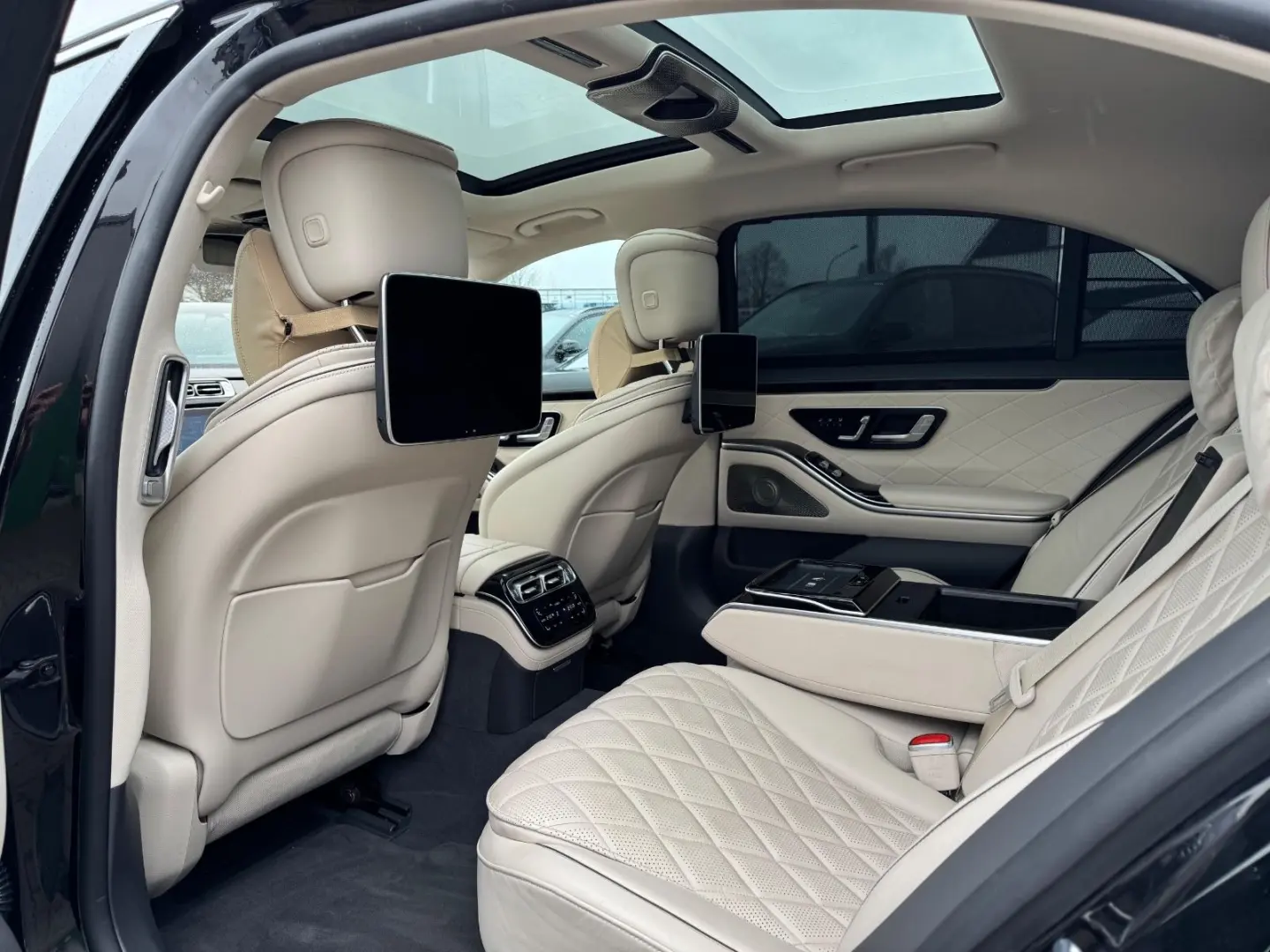 S400d 4M Lang AMG -HUD-Pano-FondEnt-BelüSitz-21Z