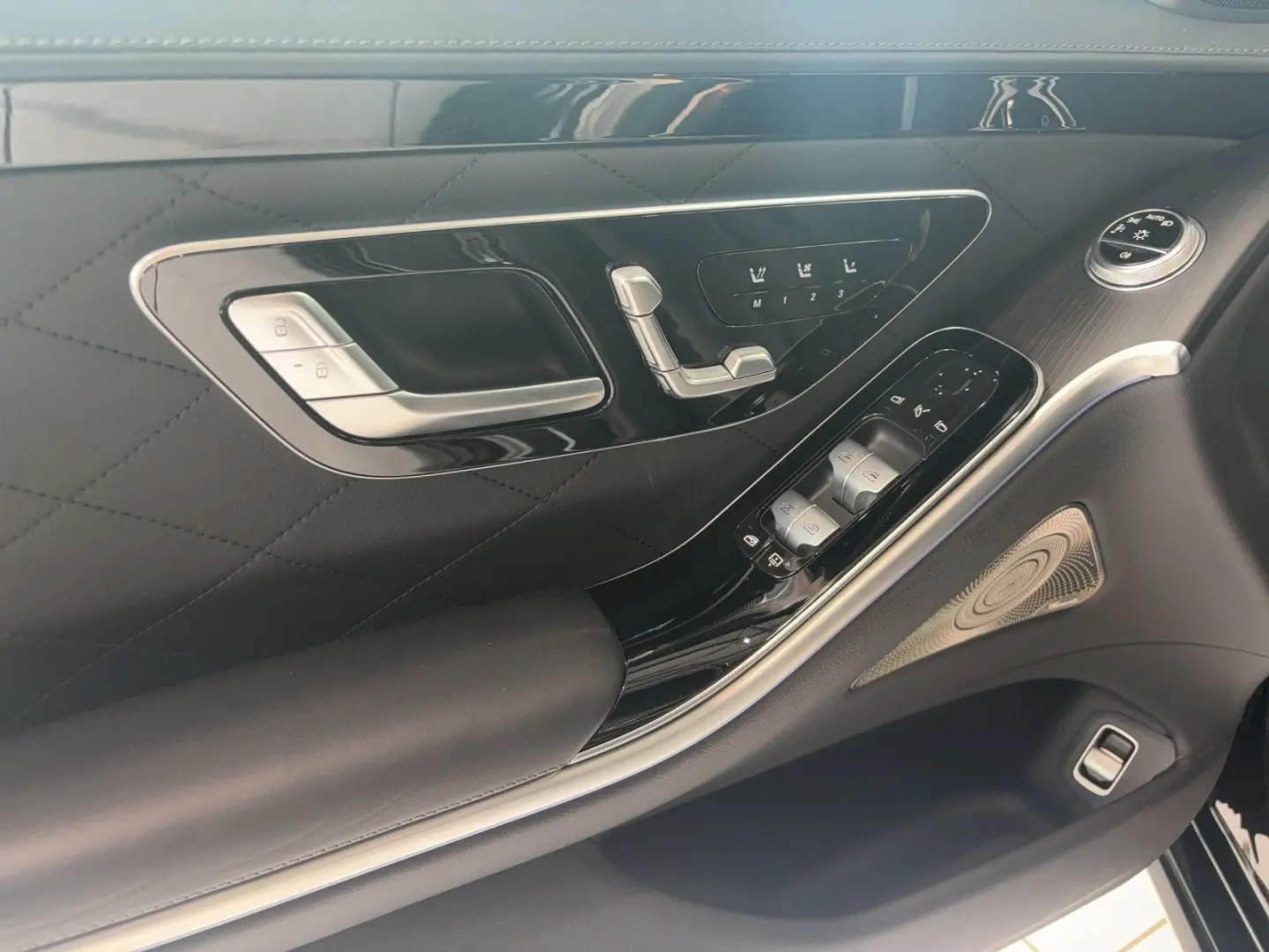 S 580e 4M L Exclusive FirstClass Chauffer FondTV