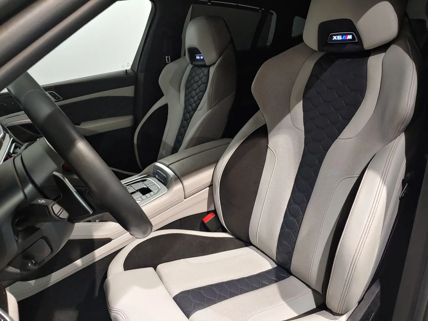 X6 M M-Drivers-P./AHK/B&W/Massage/Sitzbelüftung