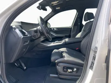 X7 xDr 40i M SPORT PRO SoftCl,AHK,SkyL,StHz,H/K