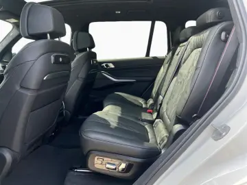 X7 xDr 40i M SPORT PRO SoftCl,AHK,SkyL,StHz,H/K