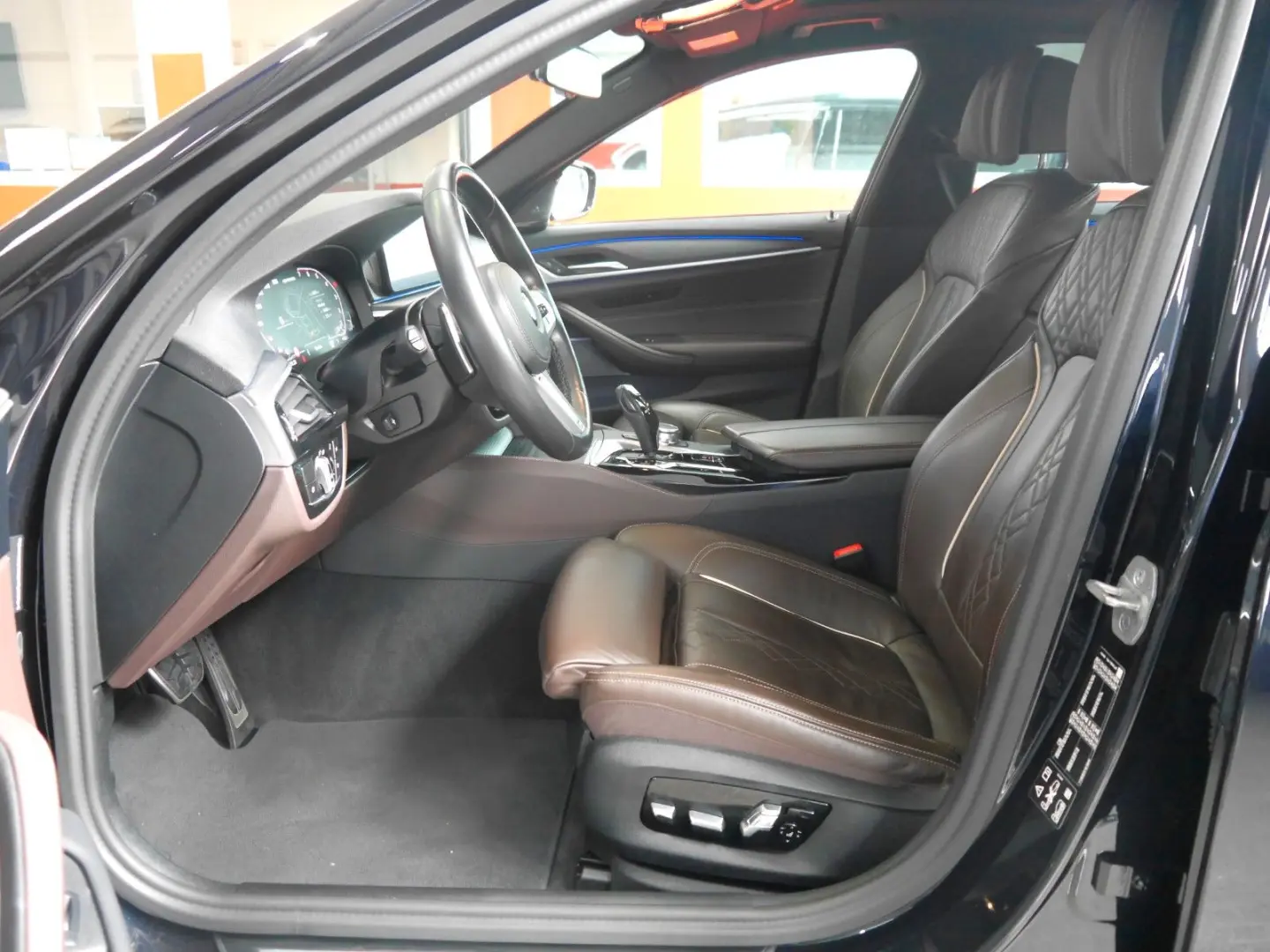 M550i xDrive LC.PRO LASER ACC GLASDACH H&K HUD
