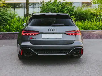 AUDI RS6