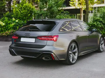AUDI RS6