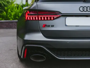 AUDI RS6