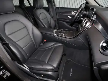 GLC 300 de 4M AHK+KAMERA+18 ZOLL+MEMORY+LEDER