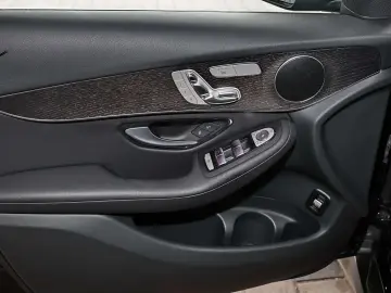 GLC 300 de 4M AHK+KAMERA+18 ZOLL+MEMORY+LEDER