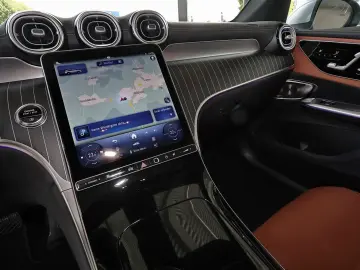 GLC 450 d 4M AHK+PANORAMA+HIFI+TOTWINKEL+360°