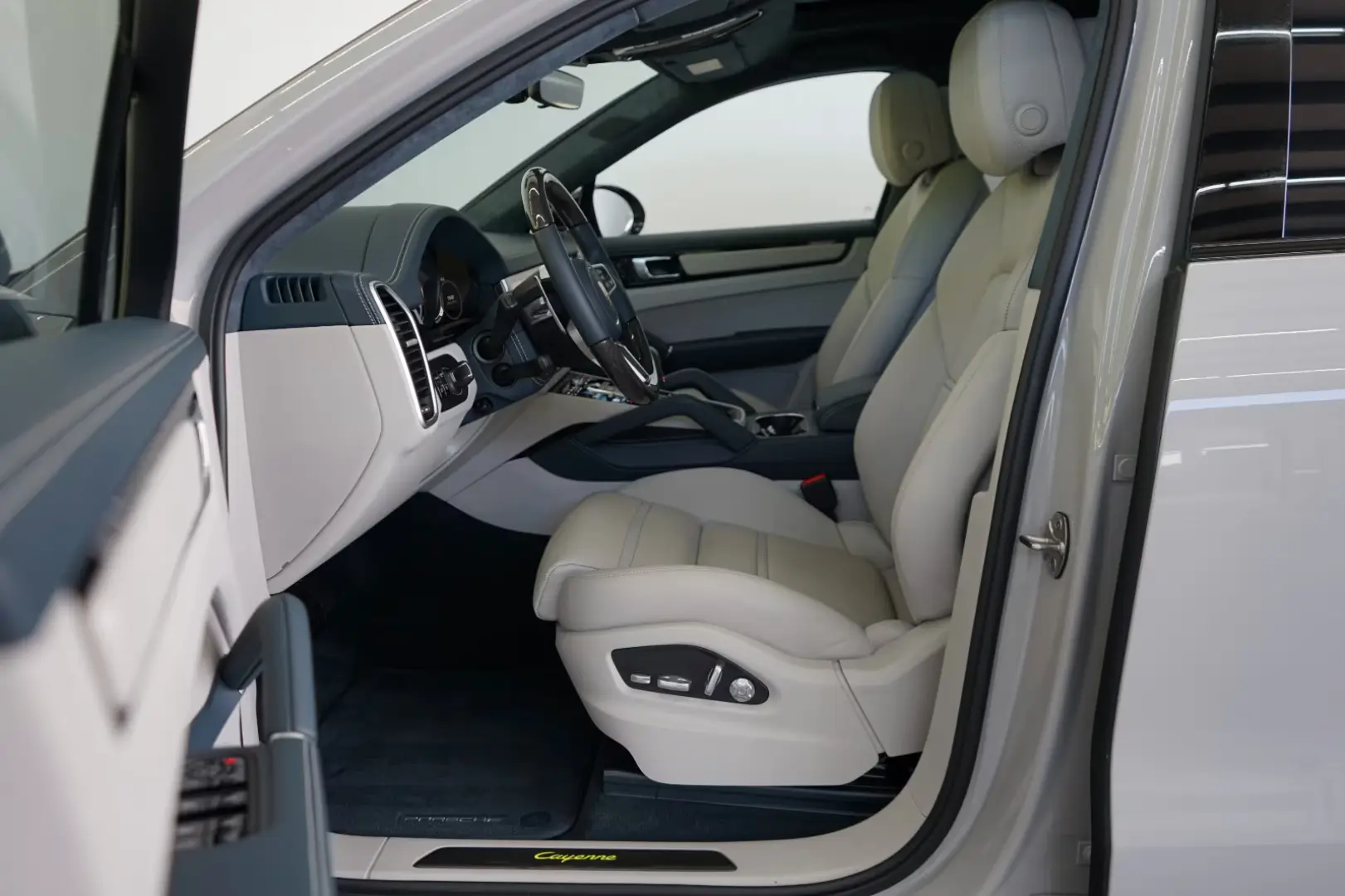 Porsche Cayenne Coupe E-Hybrid MY2021/NEW