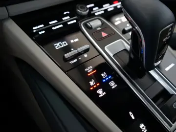 Porsche Cayenne Coupe E-Hybrid MY2021/NEW